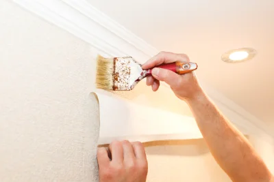 Pose de papier peint à Lisbourg — revêtements muraux et toiles de verre